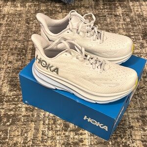 Women’s Hoka Cream Athletic Shoes wide size 8